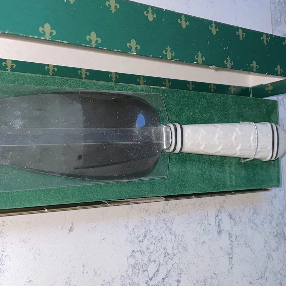 Lenox Desert Serving Knife Brand New Condition